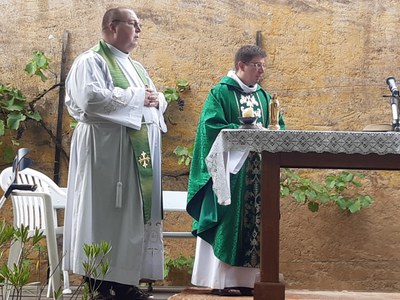 Messe d'action de grâce pour 2 ans de ministère du père Anthony Chopard (26).jpg
