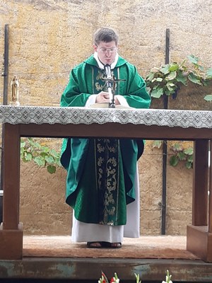 Messe d'action de grâce pour 2 ans de ministère du père Anthony Chopard (32).jpg