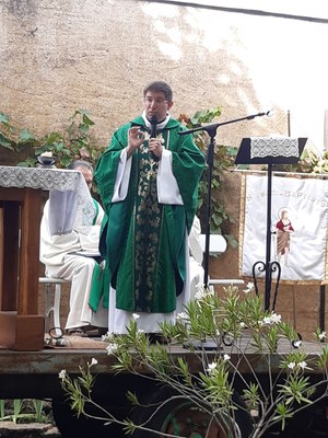 Messe d'action de grâce pour 2 ans de ministère du père Anthony Chopard (38).jpg