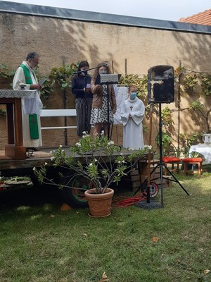 Messe d'action de grâce pour 2 ans de ministère du père Anthony Chopard (42).jpg