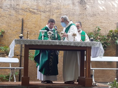 Messe d'action de grâce pour 2 ans de ministère du père Anthony Chopard (51).jpg