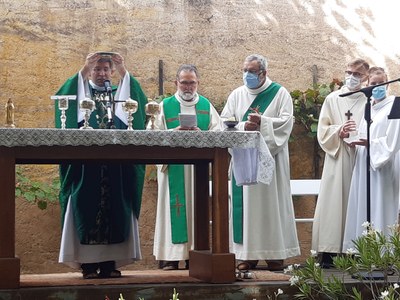 Messe d'action de grâce pour 2 ans de ministère du père Anthony Chopard (53).jpg