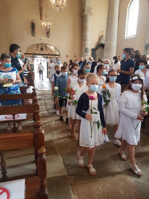 1ère des communions - Paroisse Notre-Dame des Vignes - Eglise de Pouilley-les-Vignes - 20 juin 2021