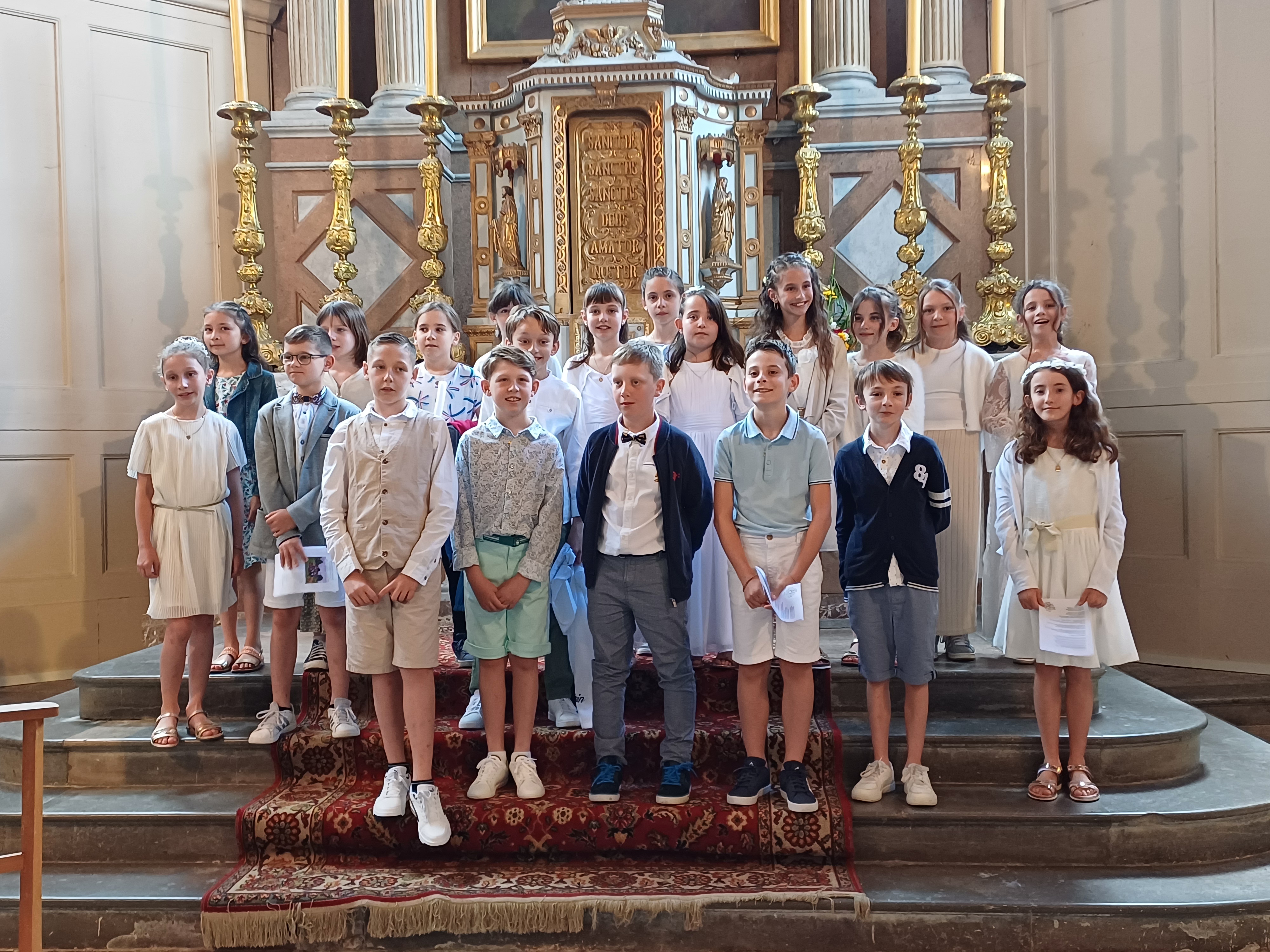 1ère des communions - Eglise de Franois - 23 juin 2024.jpg