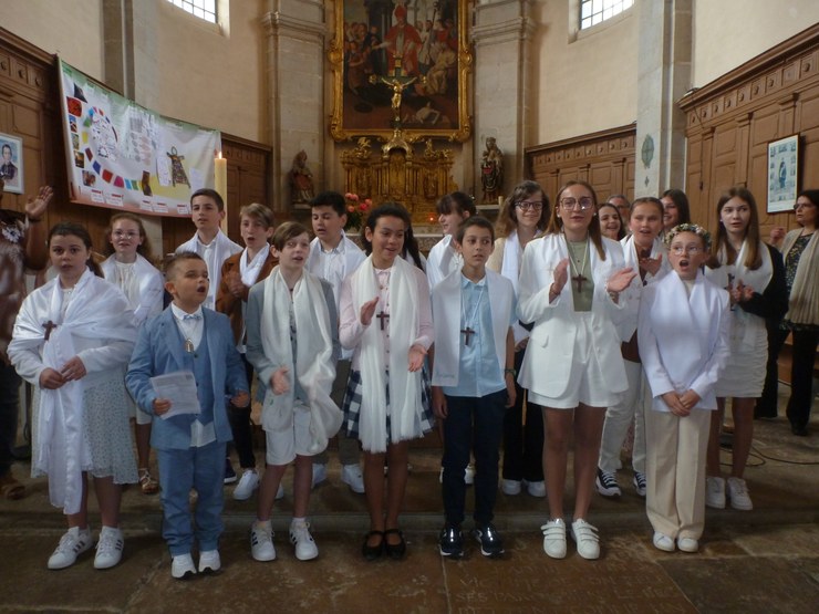 Profession de Foi - Paroisses Notre-Dame des Vignes, Pays de Franois et Marnay-Recologne - Eglise de Pouilley-les-Viges - 14 mai 2023