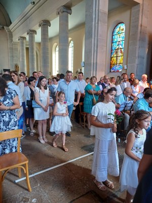 Première des communions - Paroisses Pays de Franois et Notre-Dame des Vignes - Eglise de Franois - 25 juin 2023