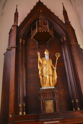 Autechaux statue chapelle.jpg